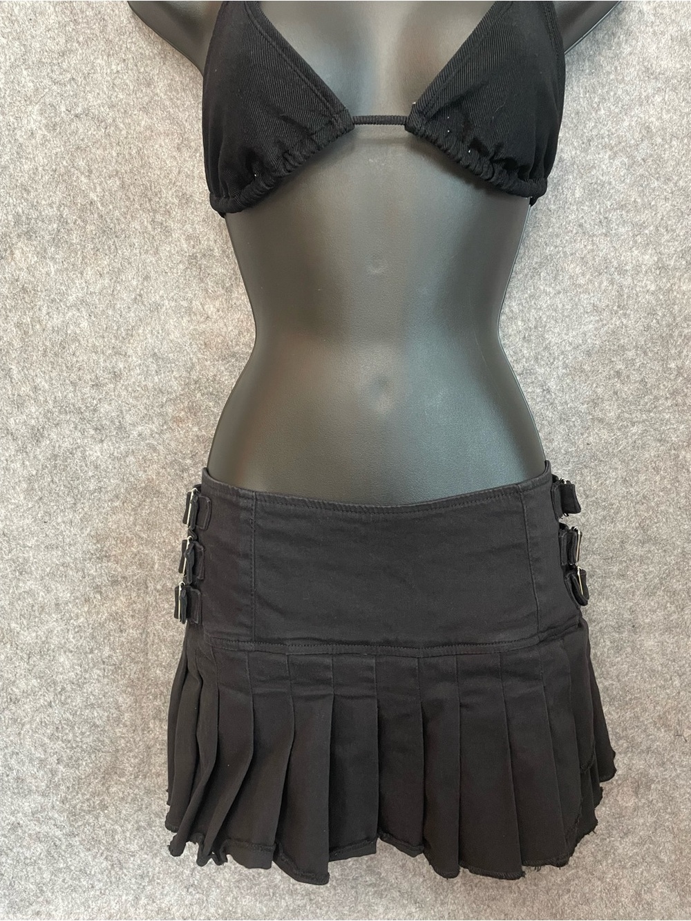 Y2K Tripp NYC Black Pleated Mini Skirt Buckle Goth Punk Emo Scene Size XL